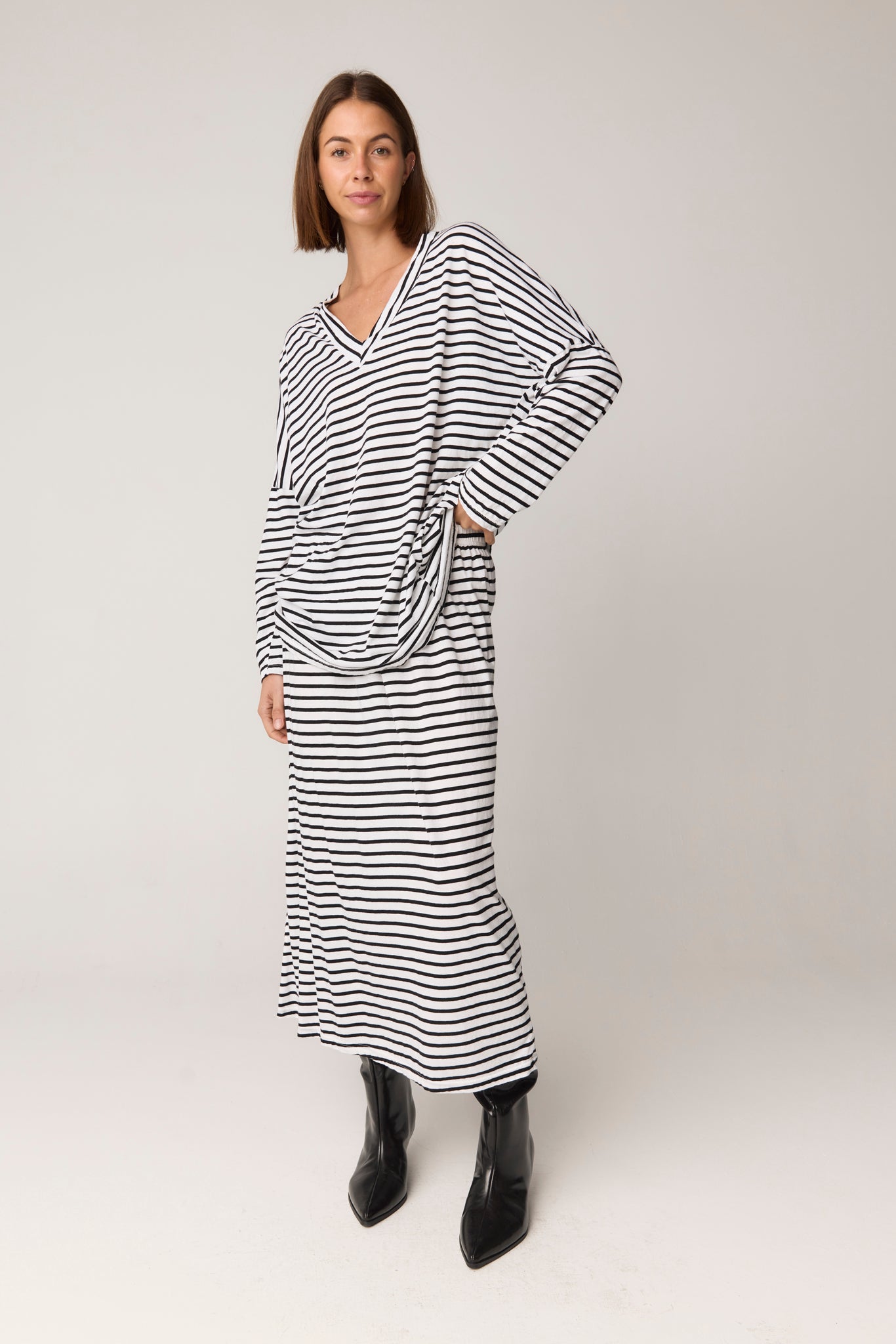 STRIPE SKIRT - BLACK & WHITE