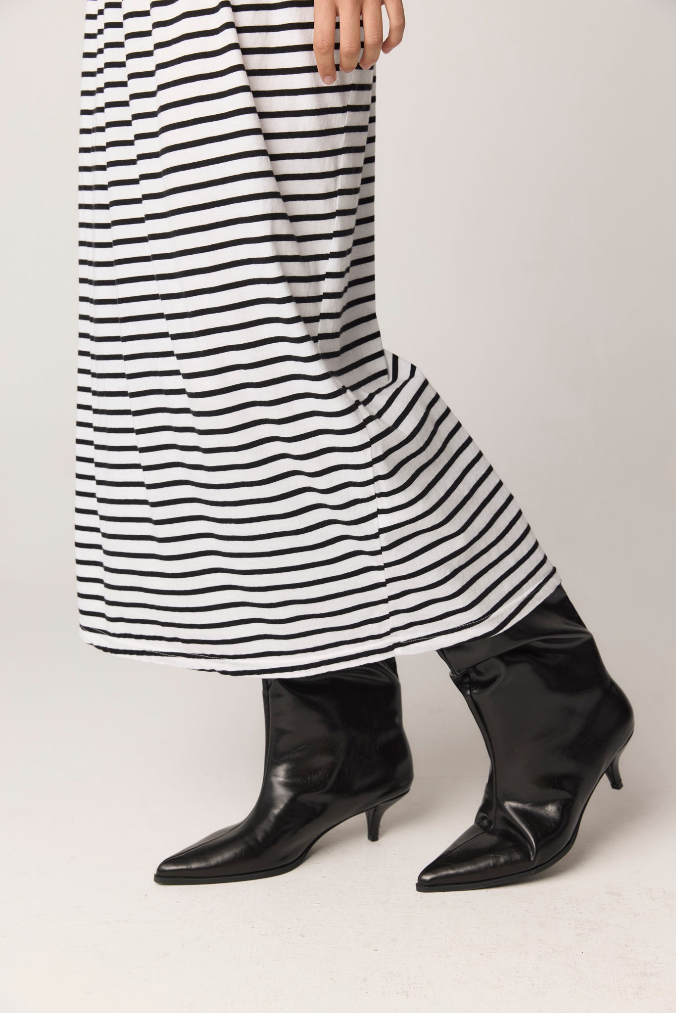STRIPE SKIRT - BLACK & WHITE