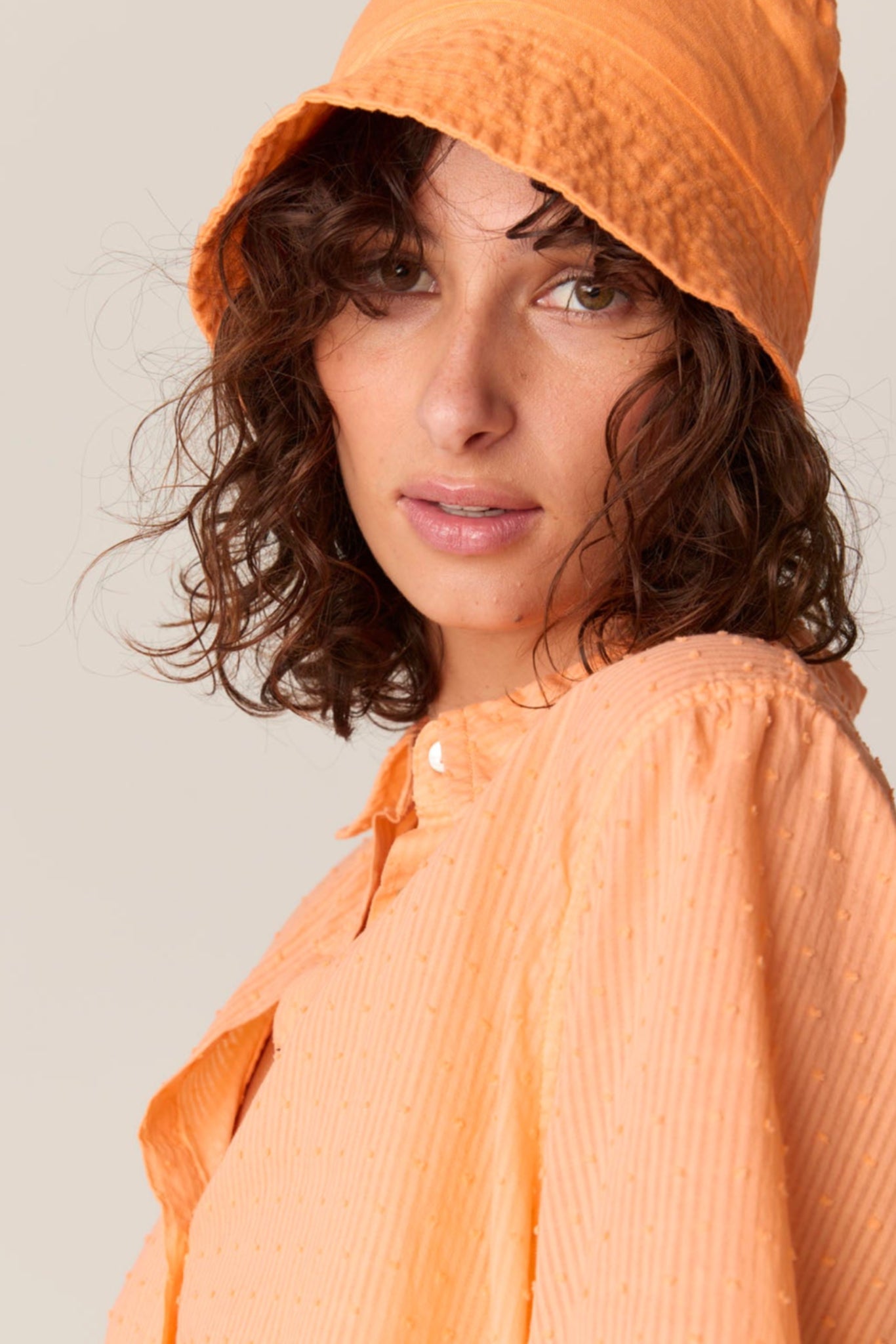 PEACHES BUCKET HAT - SUNSHINE