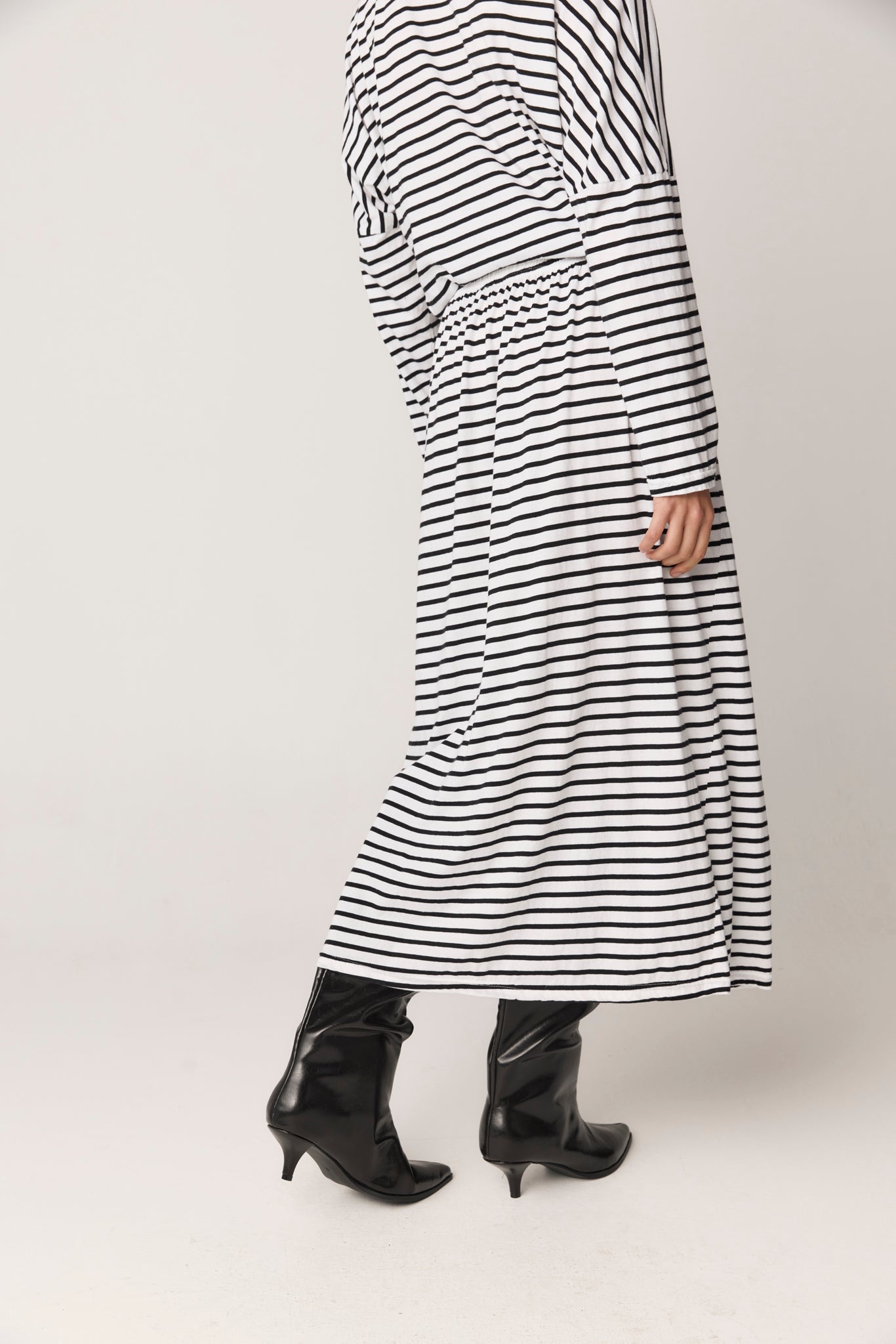 STRIPE SKIRT - BLACK & WHITE
