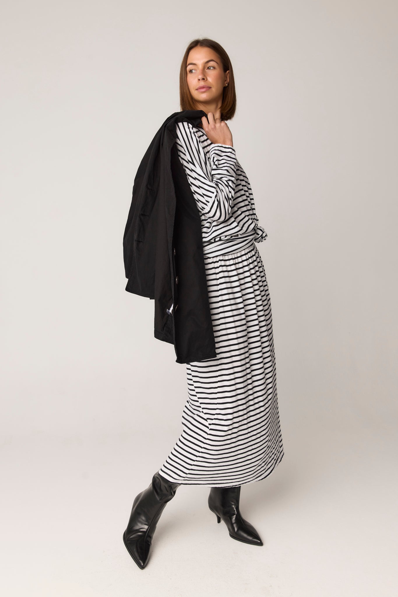 STRIPE SKIRT - BLACK & WHITE