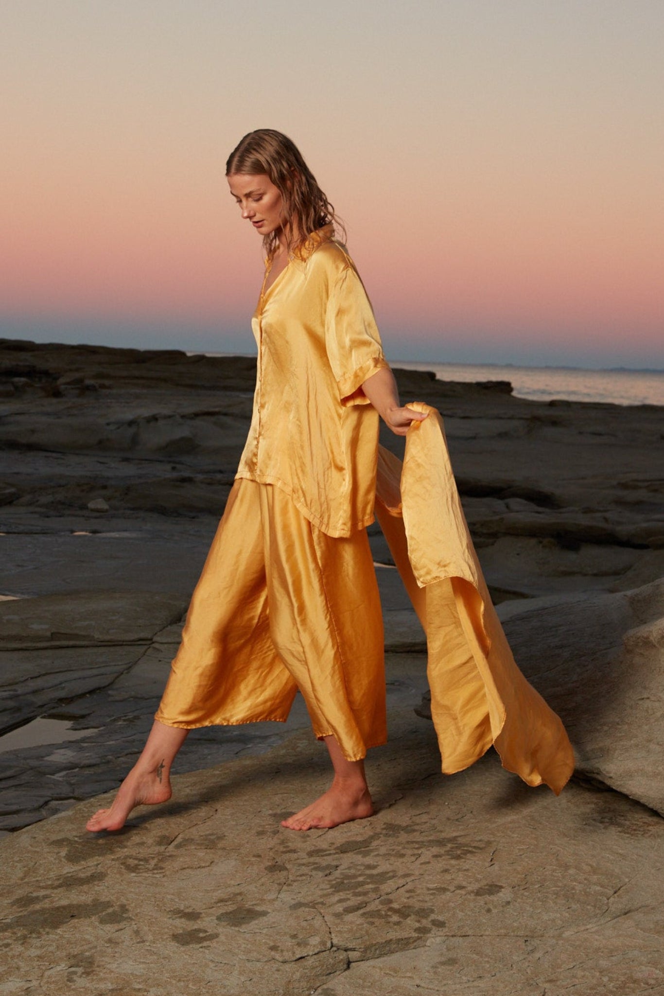 GLOSSED LOOSE PANT - SUNFLOWER