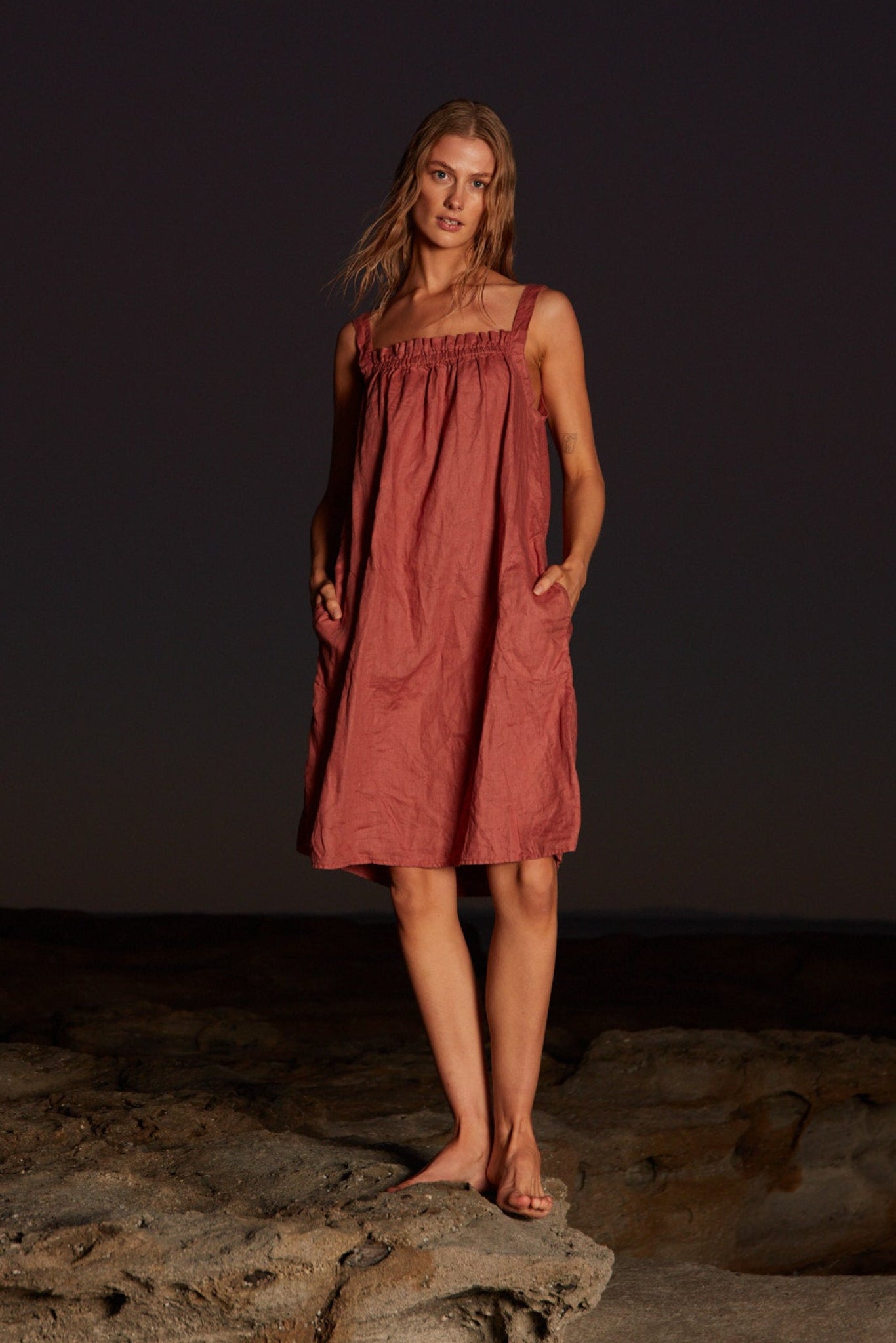 BEACHED DRESS - TAWNY